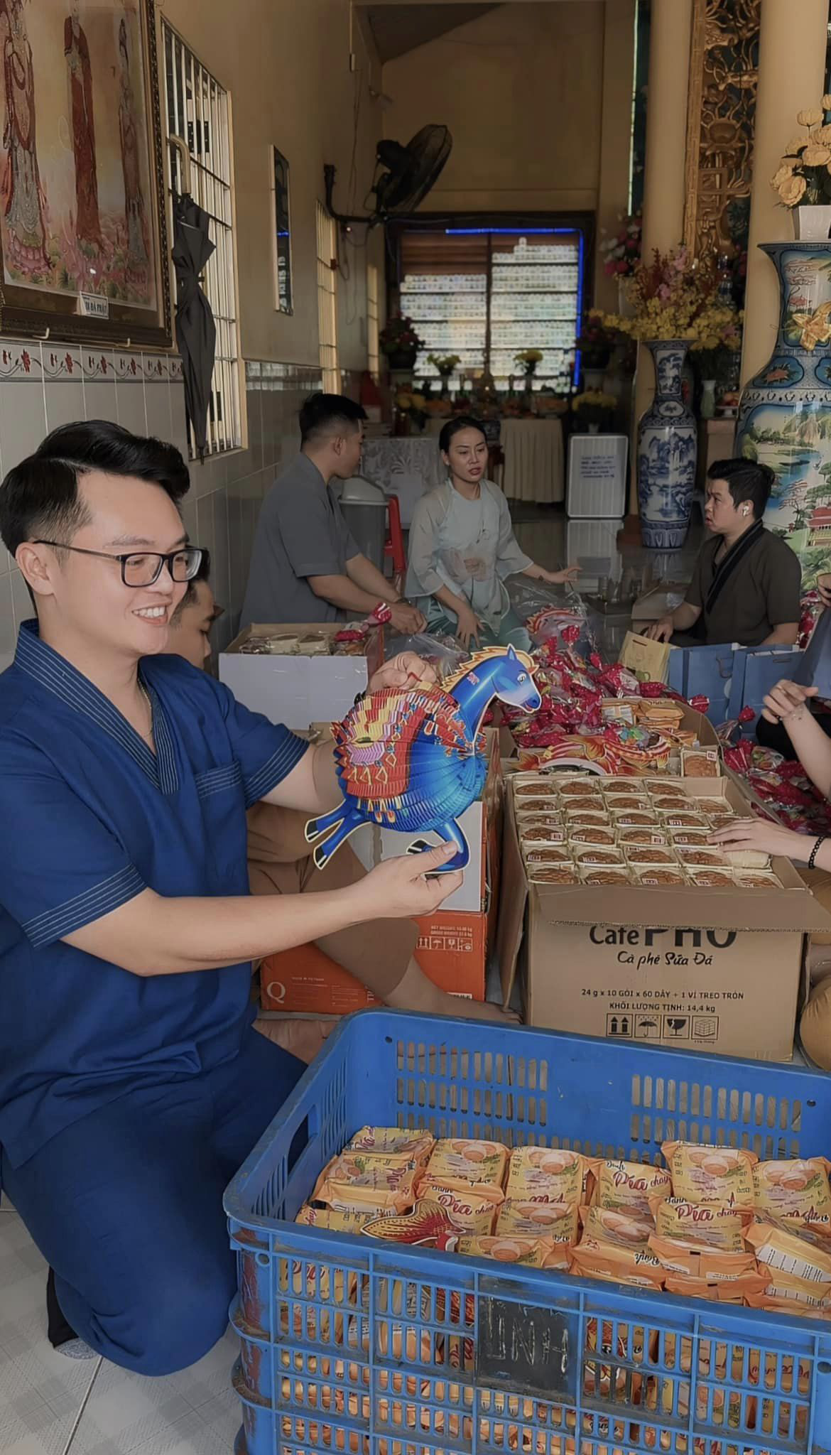 Chàng trai 9x chuyên 'gieo hạt từ bi' - Ảnh 2. Chàng trai 9x chuyên 'gieo hạt từ bi' - Ảnh 2.