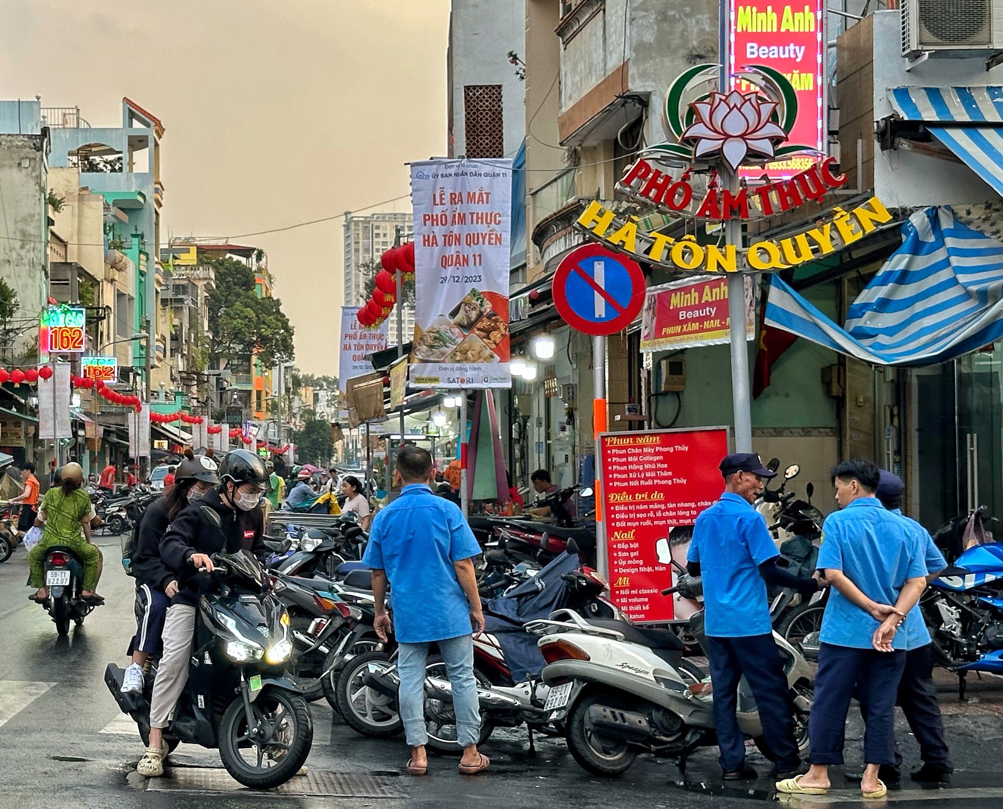 Phố ẩm thực Hà Tôn Quyền TP.HCM mới toanh: 'Thiên đường sủi cảo', còn món gì nữa?- Ảnh 1. Phố ẩm thực Hà Tôn Quyền TP.HCM mới toanh: 'Thiên đường sủi cảo', còn món gì nữa?- Ảnh 1.