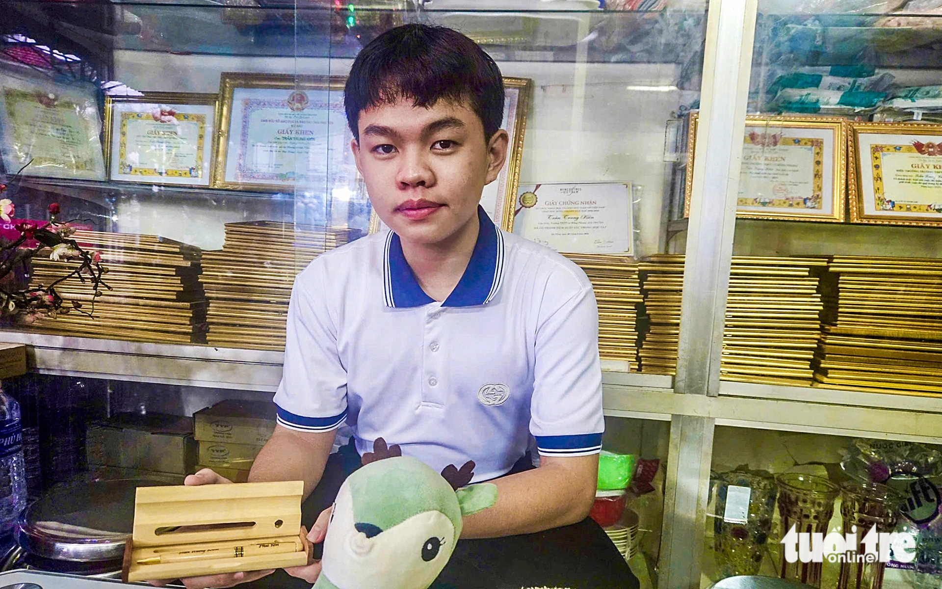 'Nhà leo núi' Phú Yên chuẩn bị gì cho chung kết Đường lên đỉnh Olympia? - Ảnh 1. Chân dung nhà leo núi chung kết đường lên đỉnh Olympia đầu tiên của Phú Yên - Ảnh 1.
