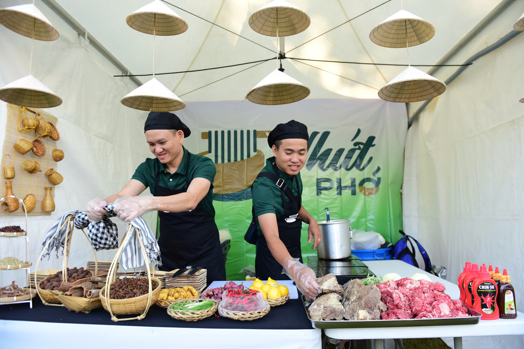 Trực tiếp từ Seoul, Hàn Quốc: Hương phở Việt chính thức lan tỏa - Ảnh 12.