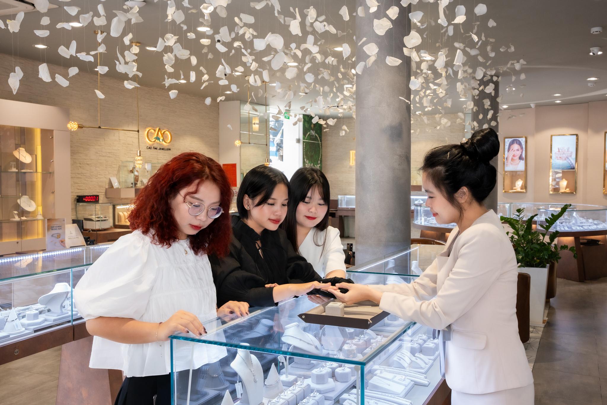 PNJ liên tục gia tăng khách hàng mới. Ảnh: Việt Hùng