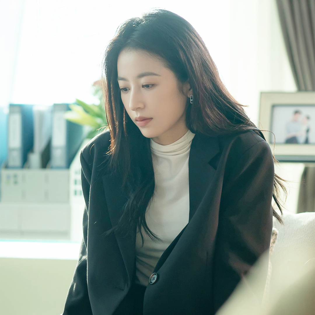 Châu Vũ Đồng vào vai Hàn Tô - cô gái được mô tả hoàn hảo nhưng tình duyên trắc trở. Ảnh: QQ