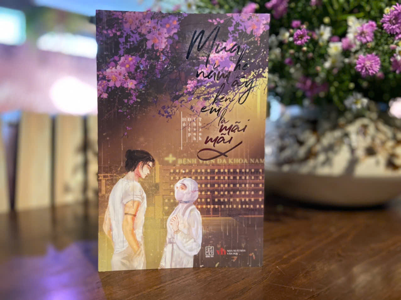 Ca sĩ Tân Nhàn dành 100 triệu mua tiểu thuyết ‘ngôn tình’ của Hồ Điệp Thanh Thanh - Ảnh 5. Ca sĩ Tân Nhàn dành 100 triệu mua tiểu thuyết ‘ngôn tình’ - Ảnh 2.