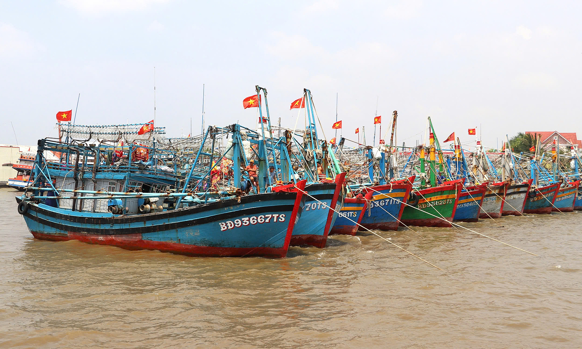 Tàu cá neo đậu ở thị trấn Sông Đốc, huyện Trần Văn Thời, Cà Mau. Ảnh: Chúc Ly