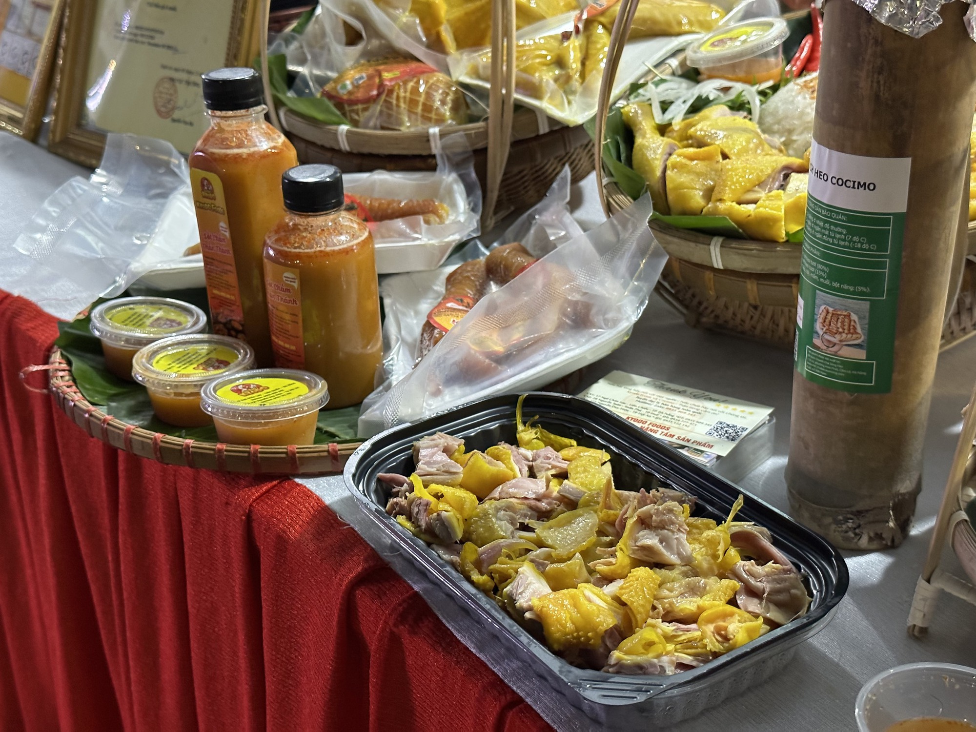 Thưởng thức đặc sản Nam Ô tại hội chợ sản phẩm đặc trưng - Ảnh 8. Thưởng thức đặc sản Nam Ô tại hội chợ sản phẩm đặc trưng - Ảnh 8.