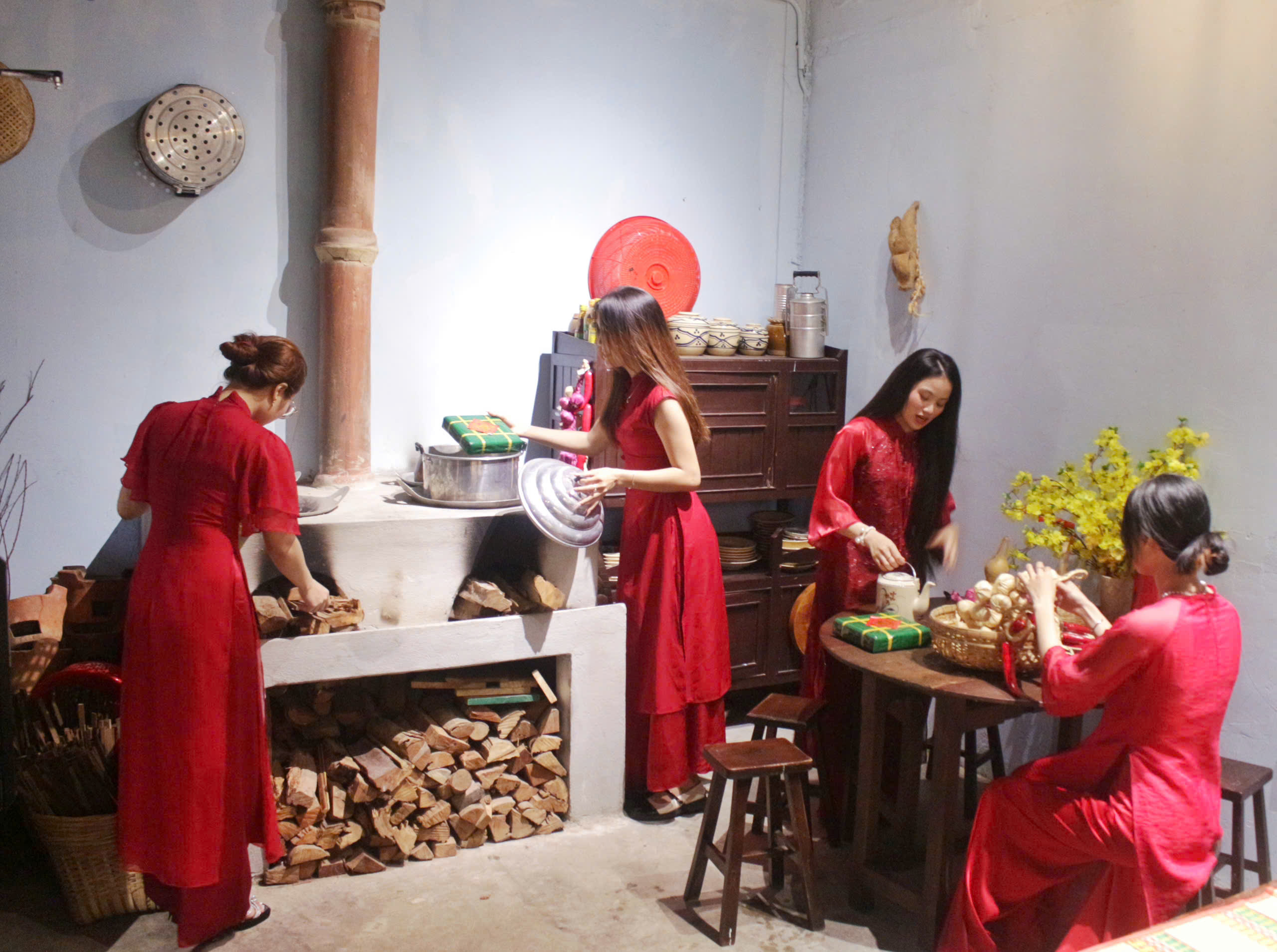 Độc lạ quán cà phê TP.HCM 'gây sốt' dịp tết: Khách ngồi dưới giàn bầu, ruộng lúa...- Ảnh 9. Độc lạ quán cà phê TP.HCM 'gây sốt' dịp tết: Khách ngồi dưới giàn bầu, ruộng lúa...- Ảnh 9.