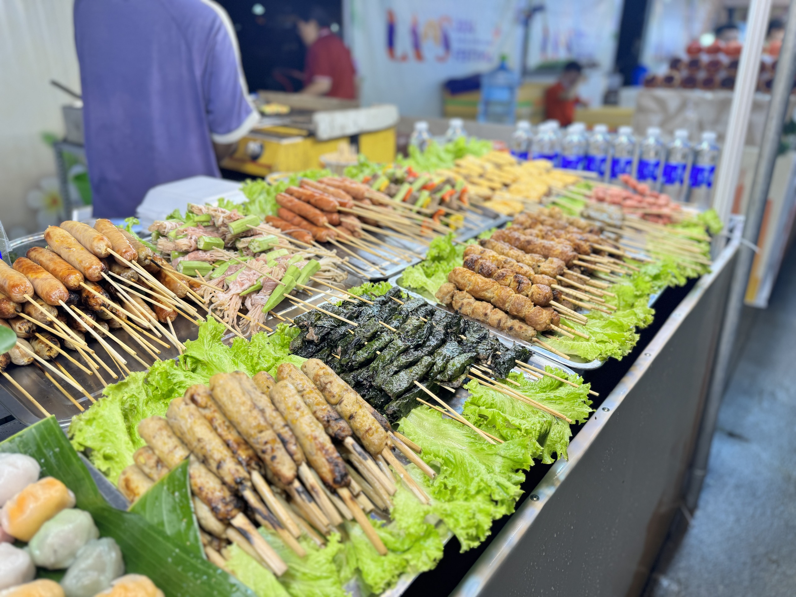 Người dân TP.HCM thưởng thức đặc sản Lào tại ngày hội du lịch văn hóa- Ảnh 10. Người dân TP.HCM thưởng thức đặc sản Lào tại ngày hội du lịch văn hóa- Ảnh 10.