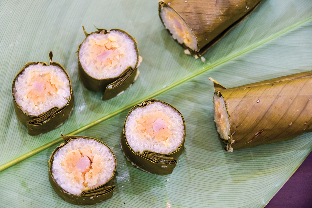Ăn bánh tày nghe chuyện làng Nôm- Ảnh 2. Ăn bánh tày nghe chuyện làng Nôm- Ảnh 2.