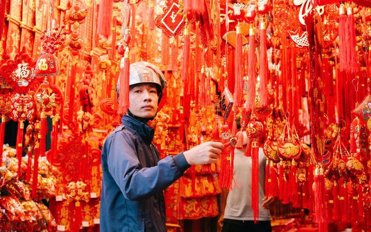 Hoa Trung Quốc 'lấn lướt' thị trường Tết - Ảnh 4.