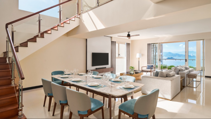 Mỗi căn hộ đều được trang bị đầy đủ tiện nghi cao cấp với ban công riêng. Ảnh: InterContinental Residences Nha Trang