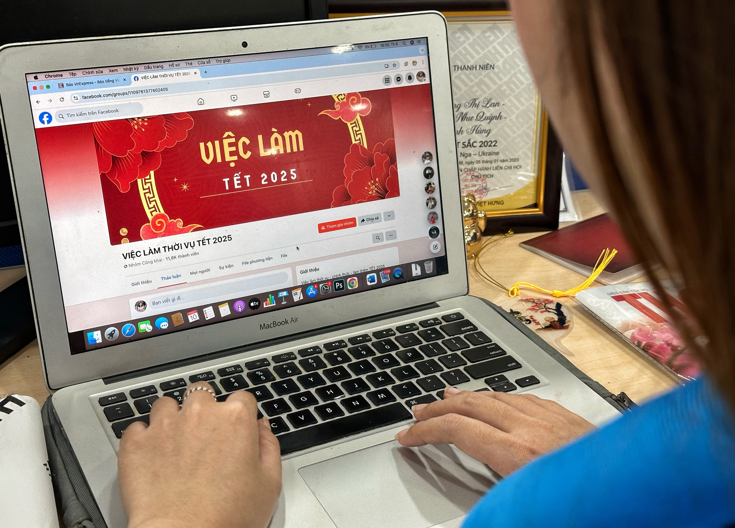 Hàng quán TP.HCM bán xuyên tết: Bạn có ở lại kiếm tiền khi lương nhân 3?- Ảnh 3. Hàng quán TP.HCM bán xuyên tết: Bạn có ở lại kiếm tiền khi lương nhân 3?- Ảnh 3.