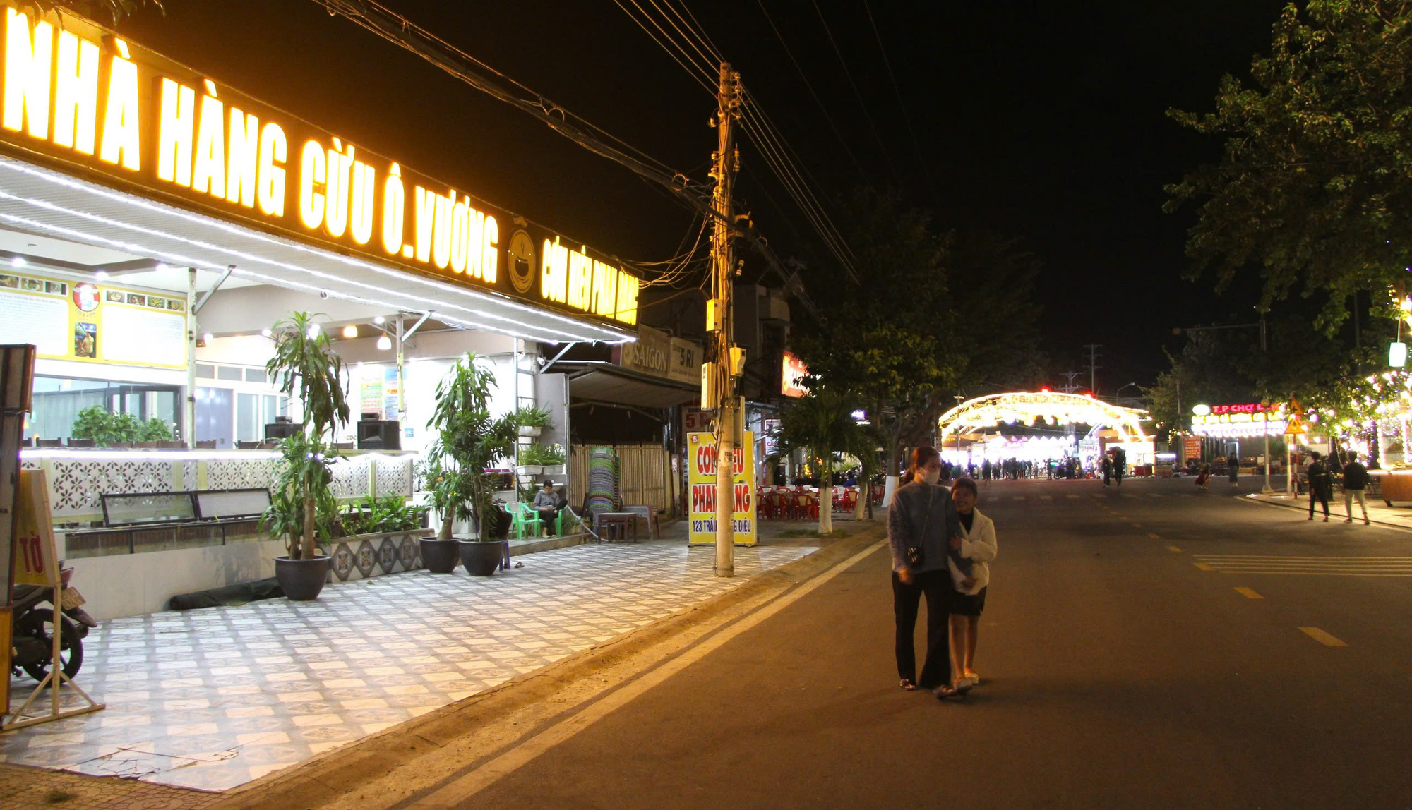 Phố đi bộ ở Ninh Thuận vắng hoe, hàng chục hộ kinh doanh ế ẩm - Ảnh 1. Phố đi bộ ở Ninh Thuận vắng hoe, hàng chục hộ kinh doanh ế ẩm - Ảnh 1.