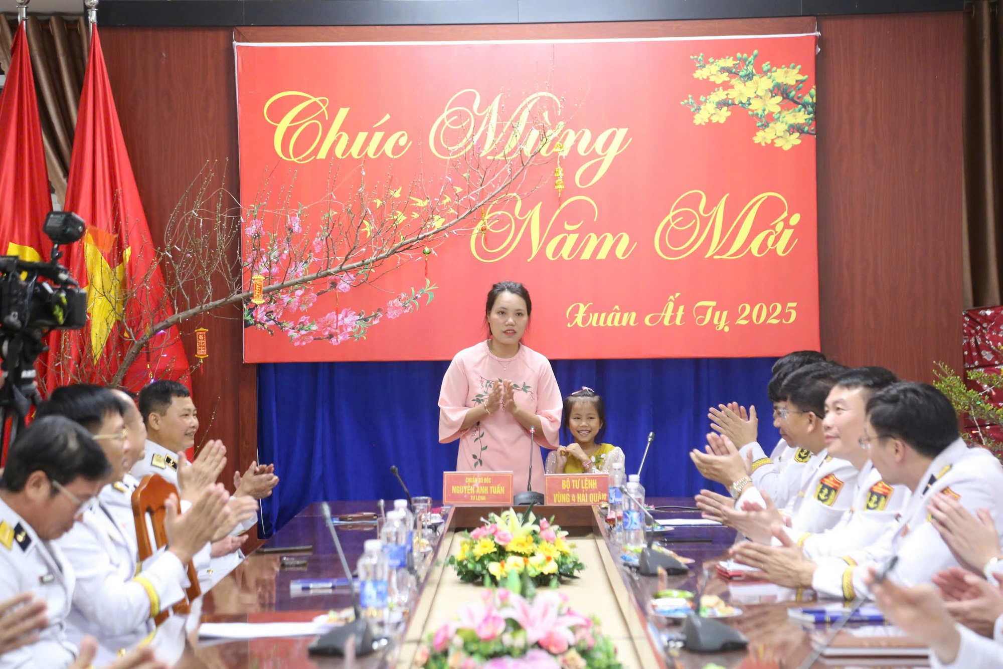 Vùng 4 Hải quân chúc Tết trực tuyến các đơn vị đang thực hiện nhiệm vụ trên biển - Ảnh 2. Vùng 4 Hải quân chúc Tết trực tuyến các đơn vị đang thực hiện nhiệm vụ trên biển - Ảnh 2.