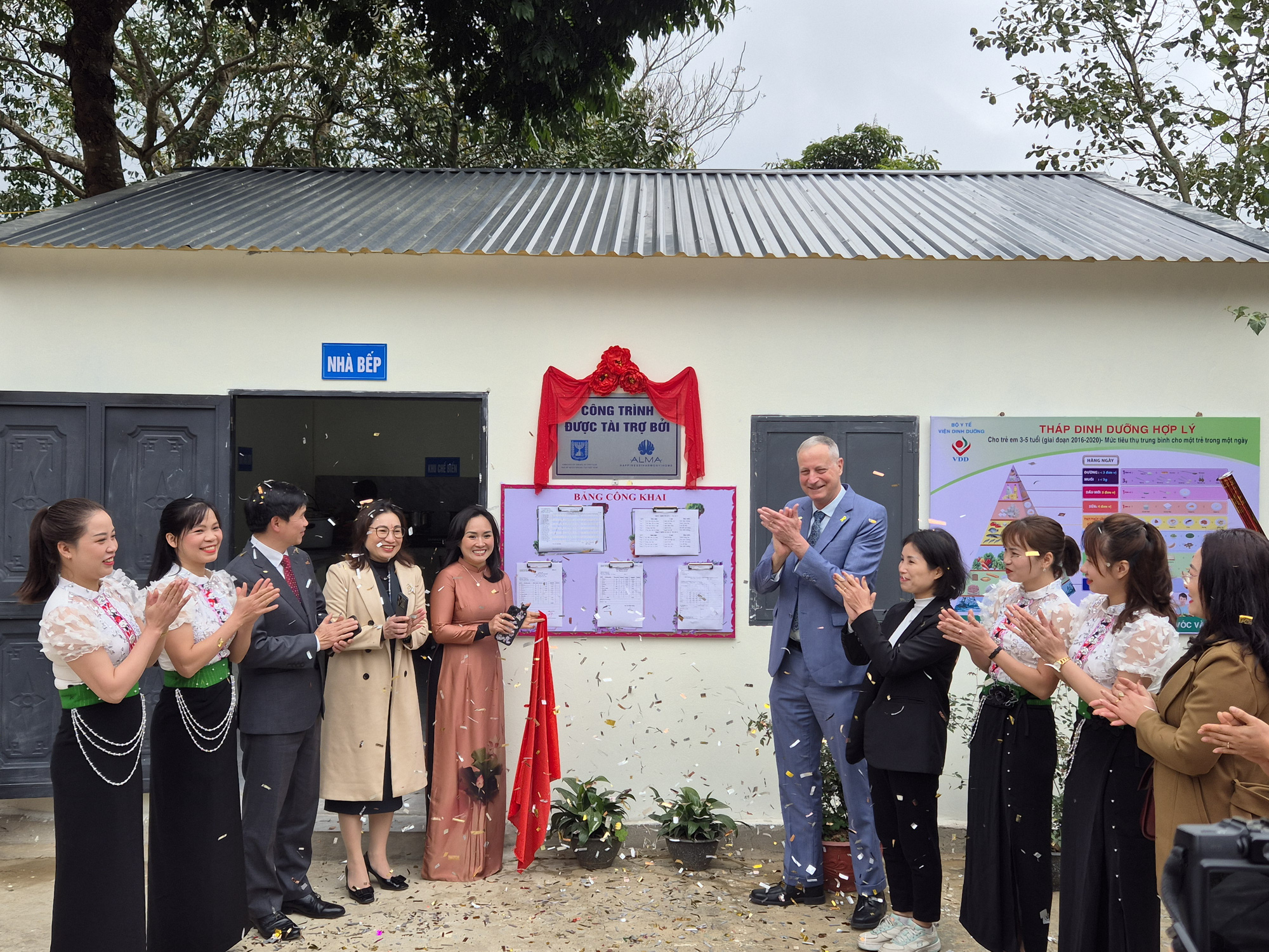 Đại sứ quán Israel hai điểm trường tại Lào Cai sau bão Yagi - Ảnh 2. Đại sứ quán Israel giúp nâng cấp hai điểm trường tại Lào Cai sau bão Yagi - Ảnh 2.