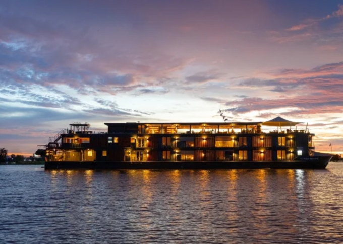 Tàu Aqua Mekong trong hành trình từ Việt Nam đến Campuchia. Ảnh: Traveller