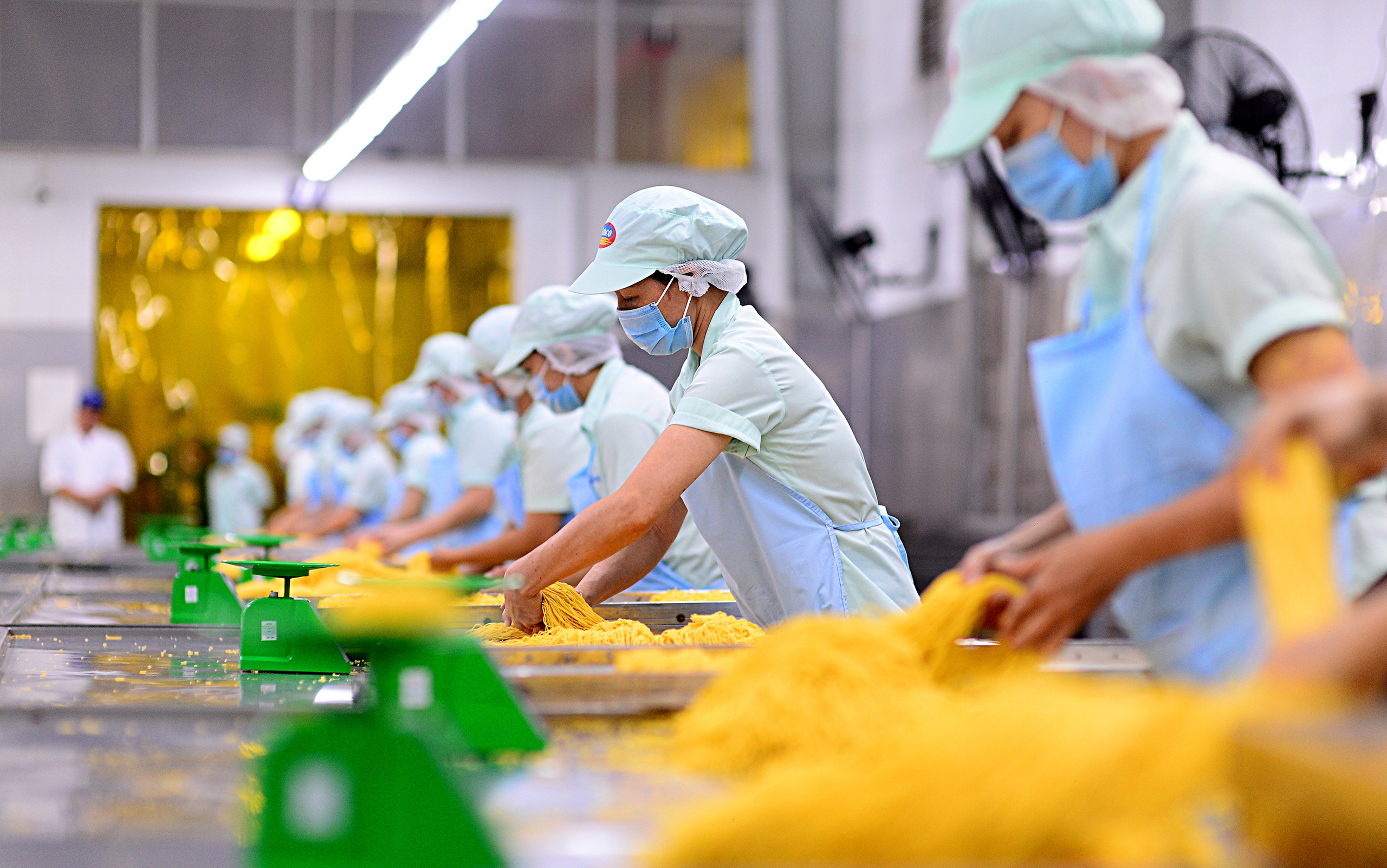 Bao giờ có lương đủ sống? - Ảnh 2. Bao giờ có lương đủ sống? - Ảnh 2.