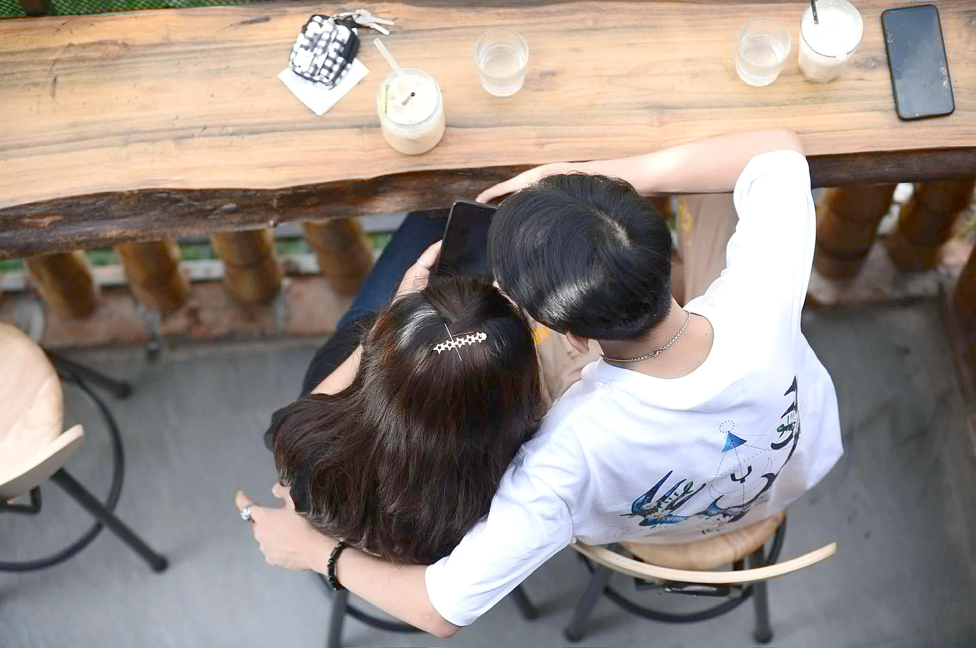 Người trẻ yêu kiểu 'lò vi sóng' - Ảnh 1. Người trẻ yêu kiểu 'lò vi sóng' - Ảnh 1.