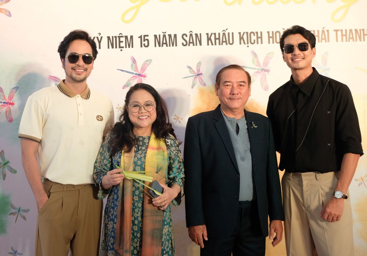 Thổn thức Đêm thiên nga và nỗi lòng nghệ sĩ về chiều - Ảnh 6. Thổn thức Đêm thiên nga và nỗi lòng nghệ sĩ về chiều - Ảnh 3.
