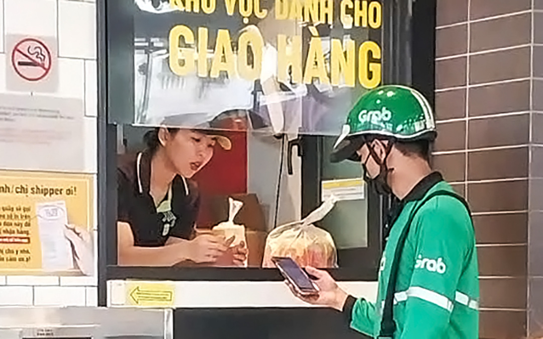 Chuẩn cơm mẹ nấu con không buồn ăn: Khi bạn trẻ 'chê' cơm nhà - Ảnh 1. Chuẩn cơm mẹ nấu con không buồn ăn: Khi bạn trẻ 'chê' cơm nhà - Ảnh 1.