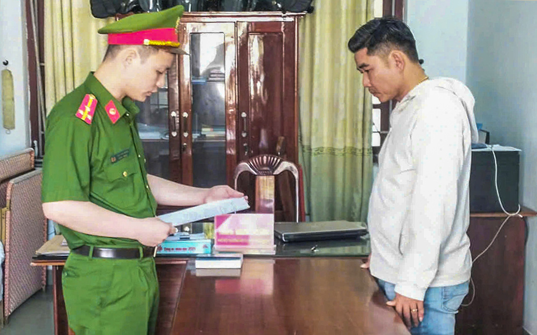 Chiếm đoạt tiền hỗ trợ người bị bệnh hiểm nghèo, cán bộ xã bị khởi tố - Ảnh 1. Khởi tố cán bộ xã lợi dụng chức vụ, chiếm đoạt tiền hỗ trợ người bị bệnh hiểm nghèo - Ảnh 1.