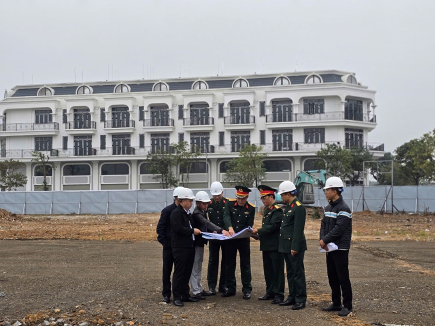 Bộ Quốc phòng sẽ xây hơn 10.000 nhà ở xã hội cho quân nhân - Ảnh 1.
