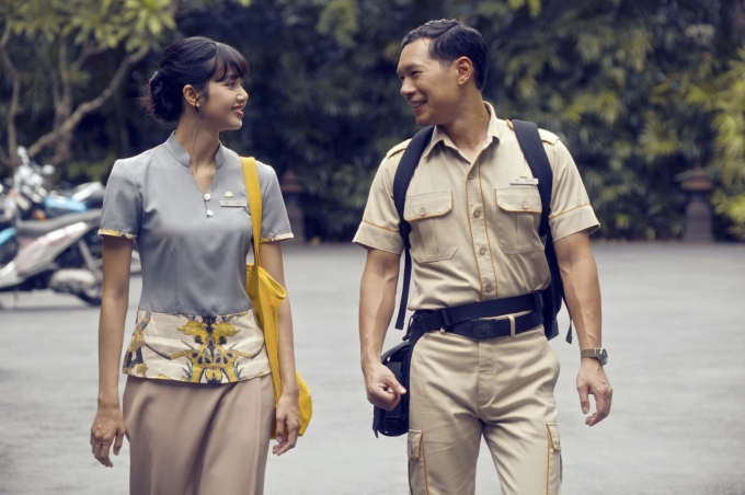 Lisa đóng vai nhân viên khách sạn tên Mook trong series ăn khách. Ảnh: HBO