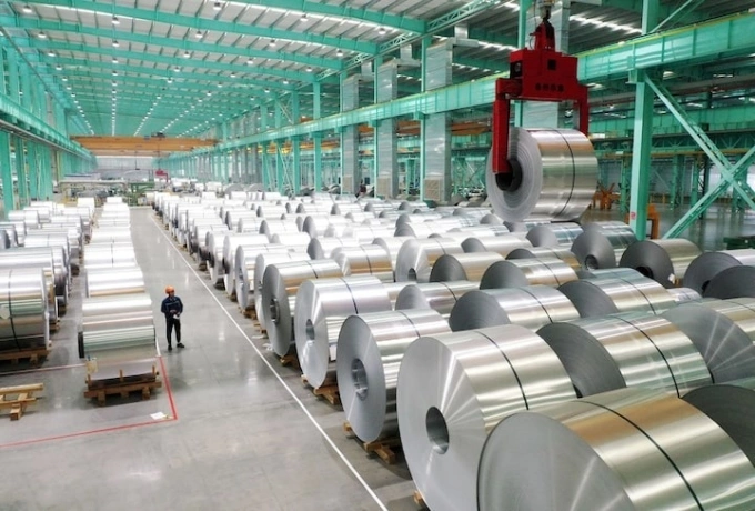Bên trong một nhà máy nhôm ở An Huy (Trung Quốc) tháng 2/2025. Ảnh: Reuters