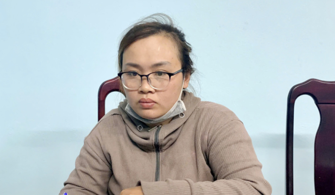 Đặng Thị Kim Nga tại cơ quan công an. Ảnh: Sơn Thủy