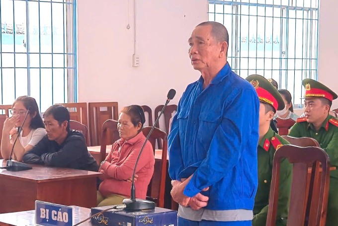 Huỳnh Văn Lệ tại tòa hôm nay. Ảnh: An Minh