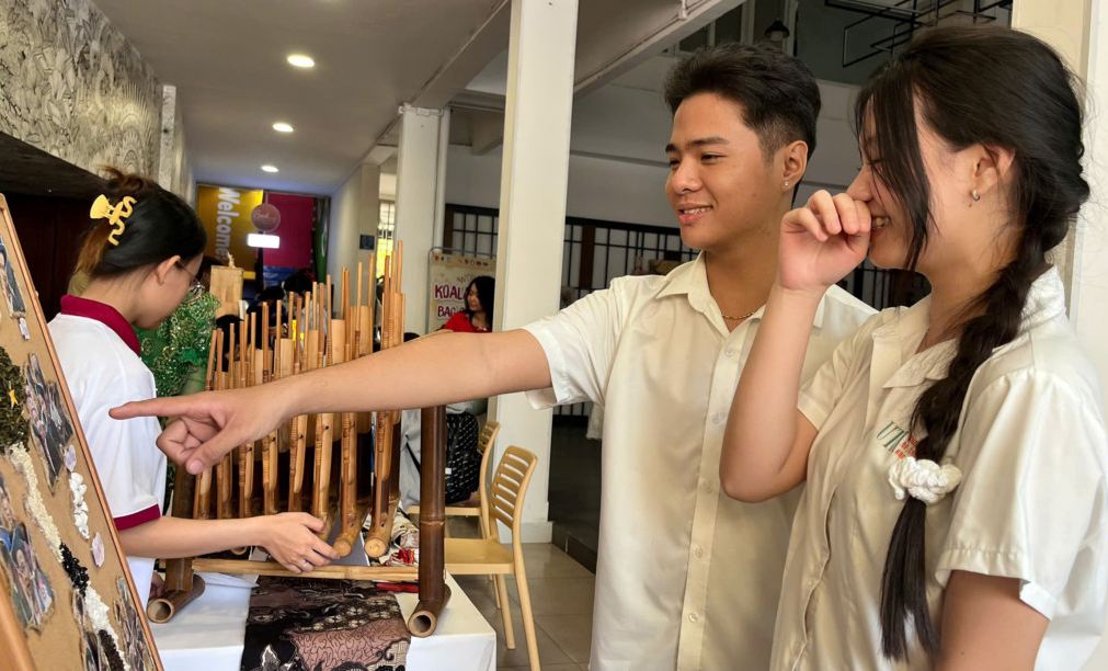 Đắm mình trong không gian lễ hội - Ảnh 2. Đắm mình trong không gian lễ hội - Ảnh 2.
