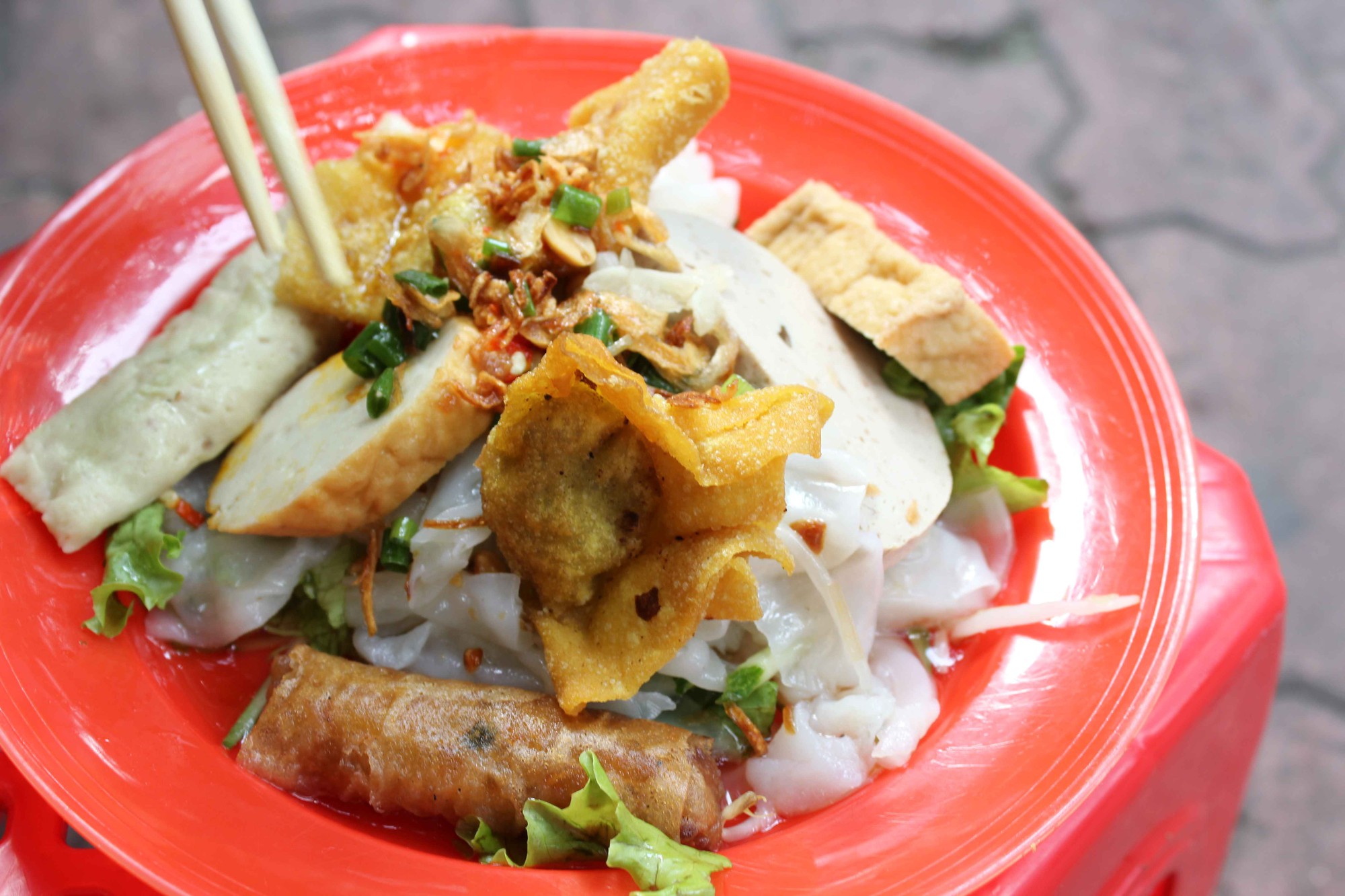 Gánh ăn sáng rẻ nhất Quận 1: "7 món tha hồ lựa chọn" - Ảnh 4. Gánh ăn sáng rẻ nhất Quận 1: "7 món tha hồ lựa chọn" - Ảnh 4.