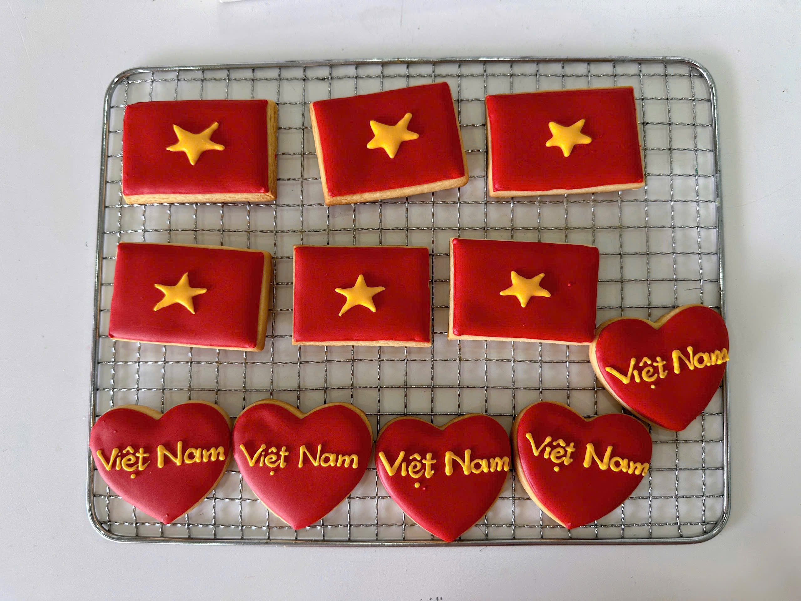 Những