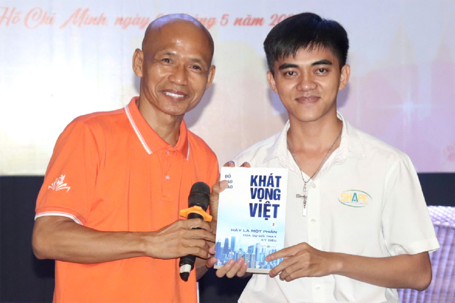 Đọc sách - Ảnh 1.