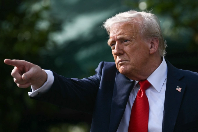 Tổng thống Donald Trump tại khuôn viên Nhà Trắng ngày 14/4. Ảnh: AFP