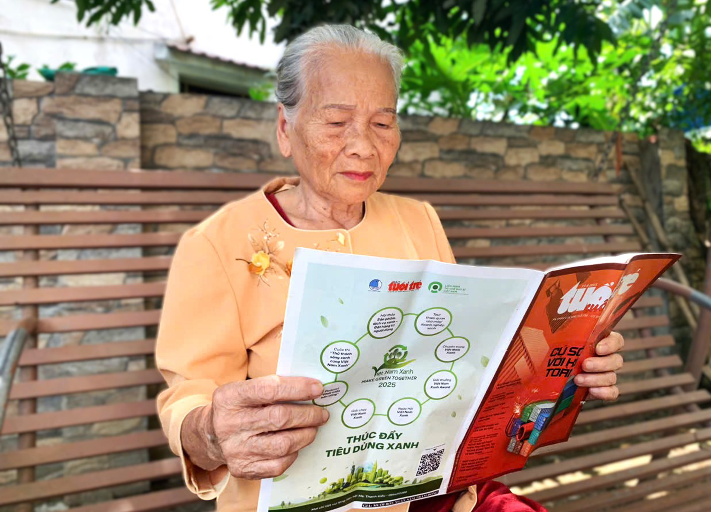 Cụ bà làm thiện nguyện, lan tỏa lòng nhân ái - Ảnh 2.