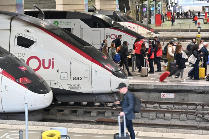 Tàu cao tốc tại ga Gare Montparnasse (Pháp). Ảnh: AFP