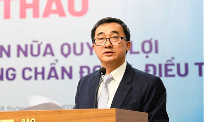 Thứ trưởng Y tế Trần Văn Thuấn phát biểu tại hội thảo. Ảnh: Thái Hà