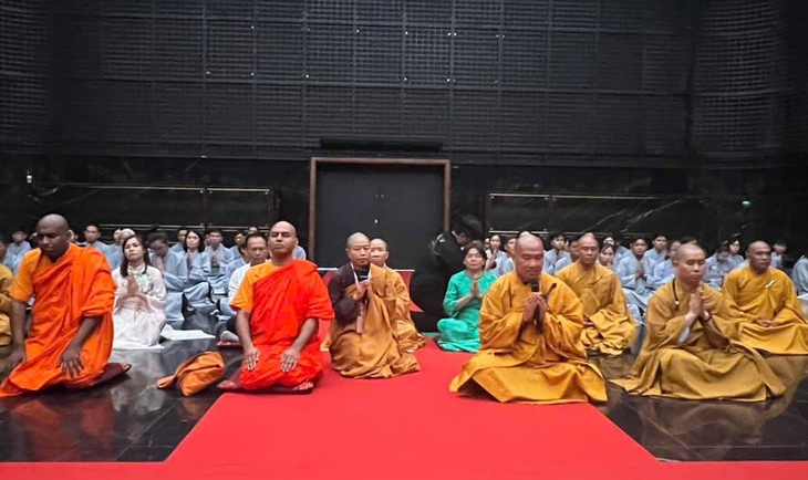 Cung rước xá lợi Phật rời núi Bà Đen đến tôn trí tại chùa Quán Sứ - Ảnh 3. xá lợi Phật - Ảnh 3.