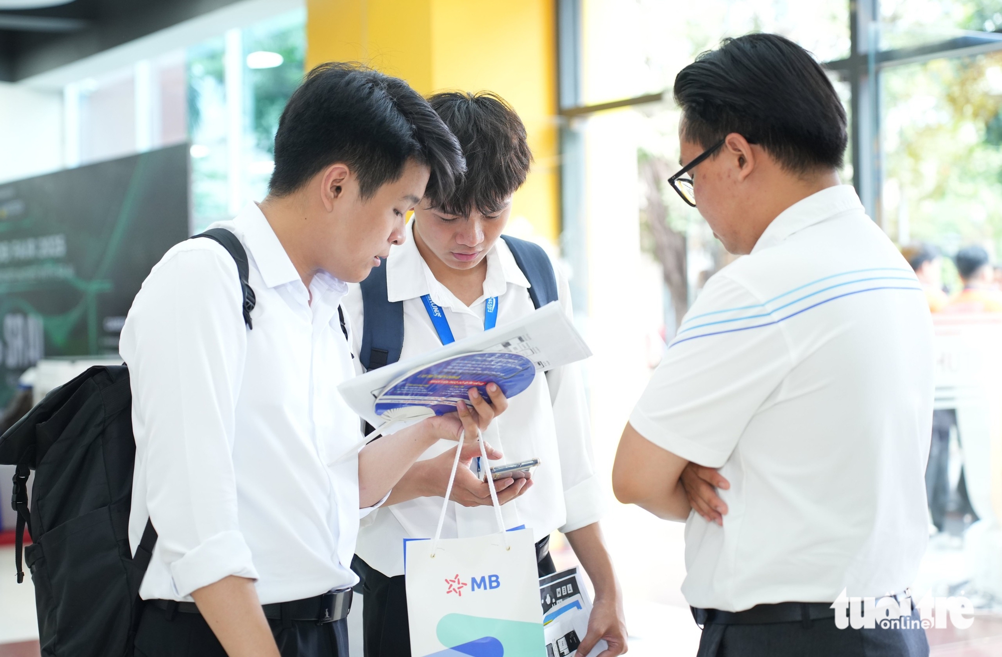 Tuyển sinh viên mới ra trường, doanh nghiệp Hàn mong đợi gì? - Ảnh 1.