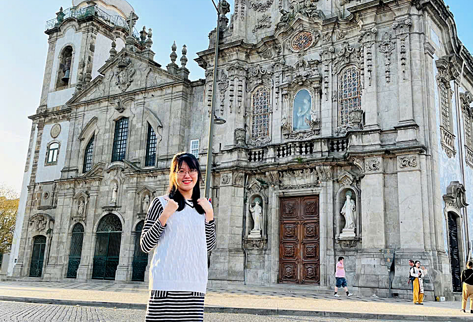 Nữ bác sĩ trẻ thích 'chinh phục' khó khăn - Ảnh 2. Nữ bác sĩ trẻ thích 'chinh phục' khó khăn - Ảnh 2.