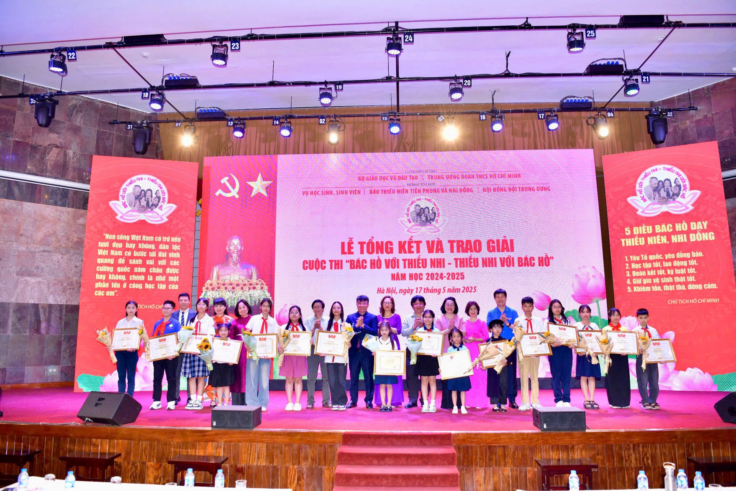 Học sinh lớp 2 viết bài luận xuất sắc về Bác Hồ, giành giải nhất - Ảnh 3. Bác Hồ - Ảnh 3.