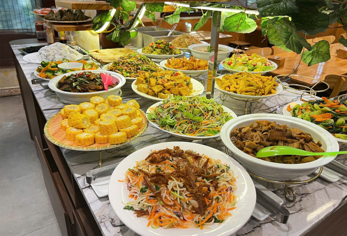 Các món buffet tại nhà hàng. Ảnh: Tâm An Lạc