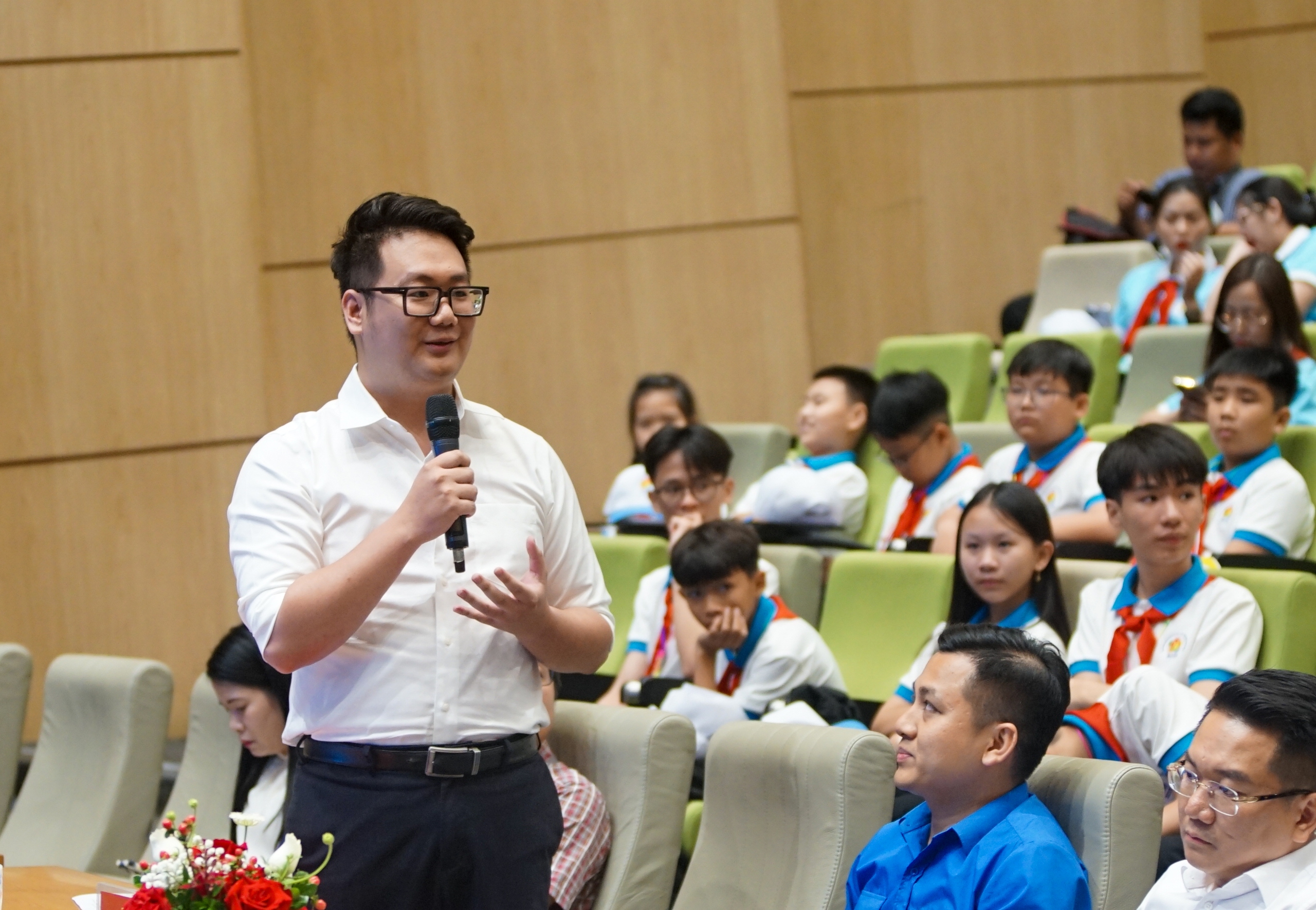 Đại biểu học lớp 6 làm chatbot, hiến kế cho tập đoàn công nghệ bồi dưỡng nhân tài - Ảnh 7.