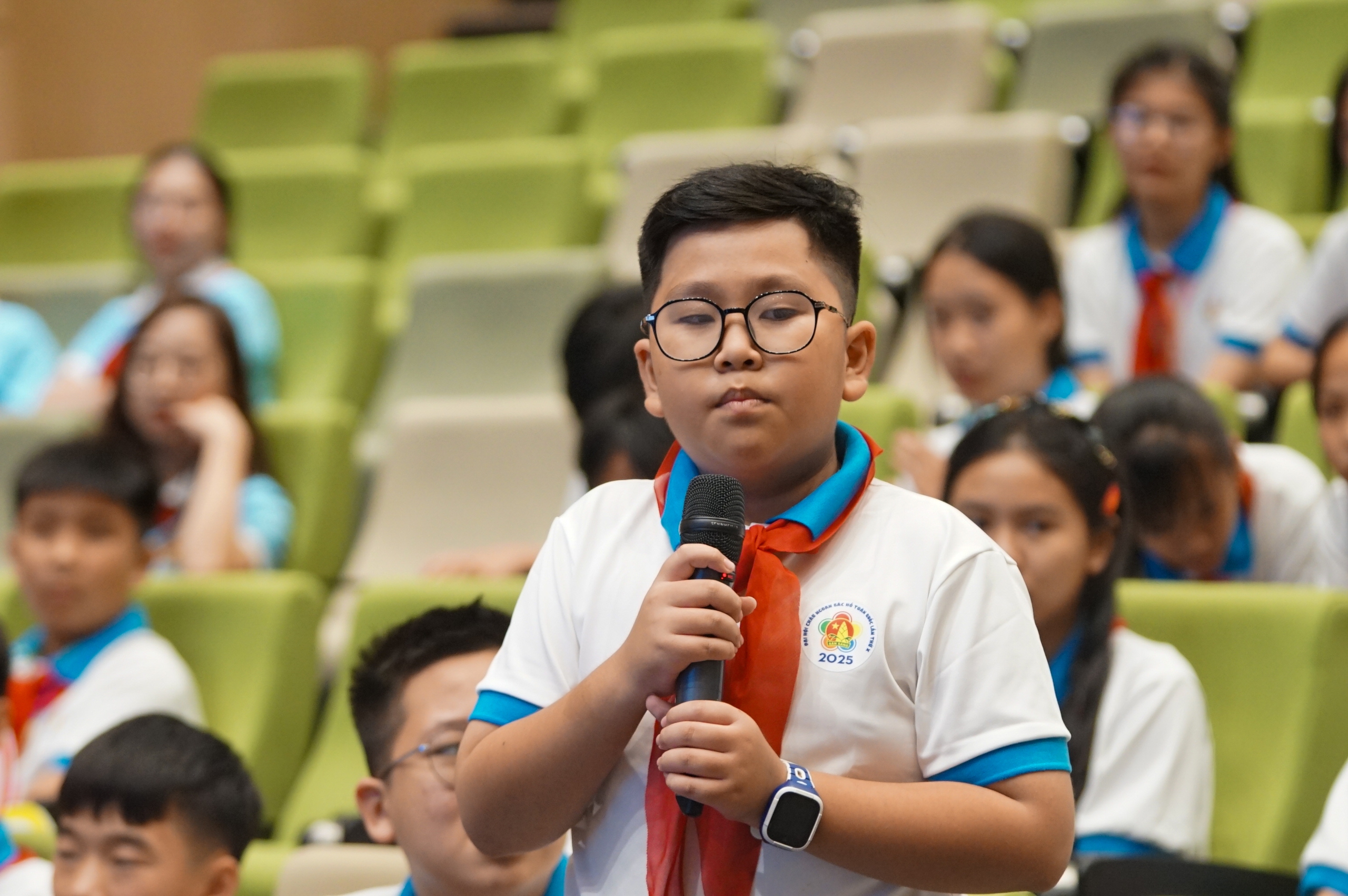 Đại biểu học lớp 6 làm chatbot, hiến kế cho tập đoàn công nghệ bồi dưỡng nhân tài - Ảnh 3.