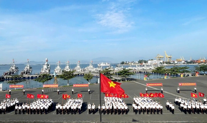 Bộ đội Vùng 3 Hải quân trước ngày kỷ niệm thành lập lực lượng. Ảnh: Ngọc Vĩnh