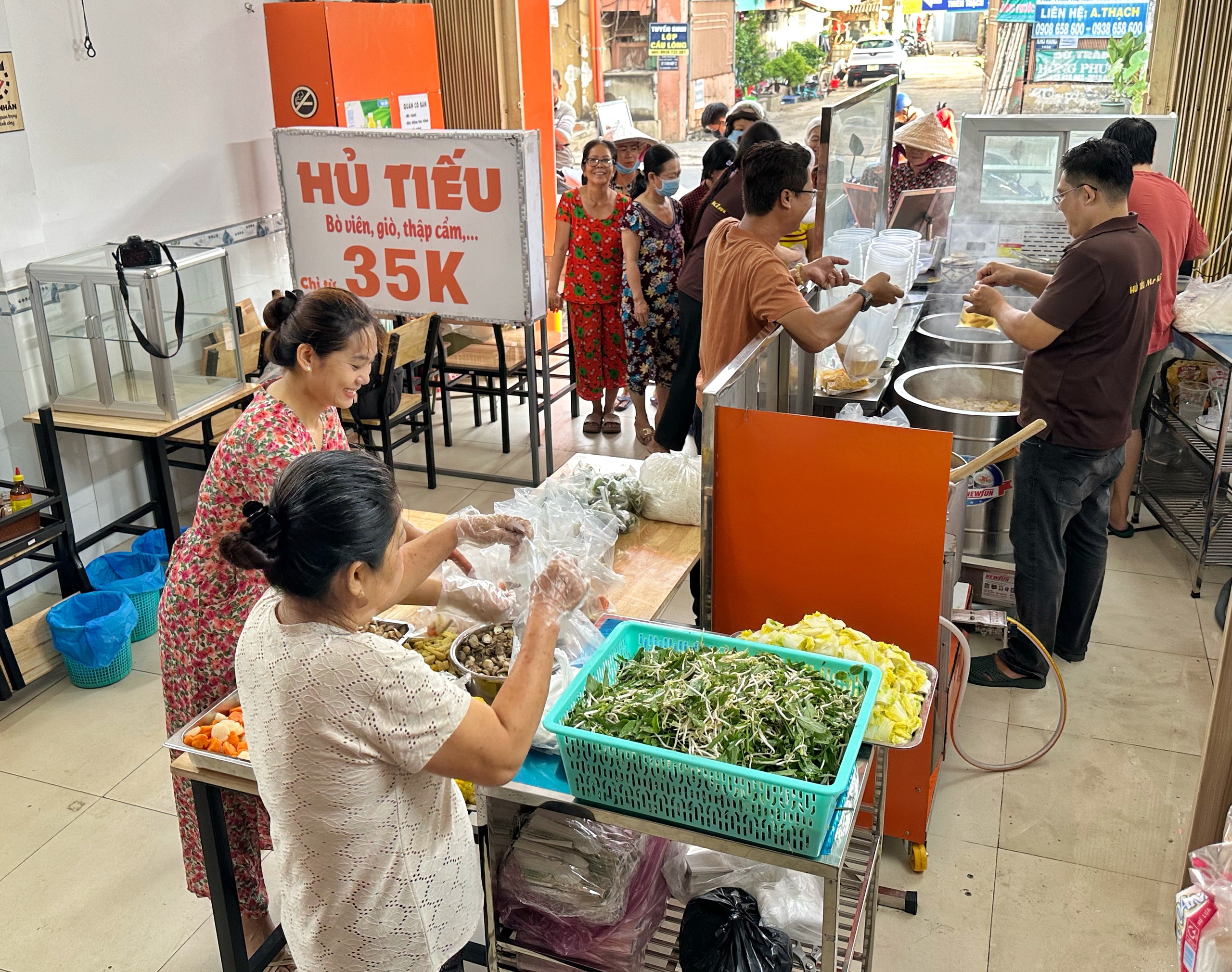 Nhận cơm chay miễn phí ở TP . HCM dịp lễ Phật đản cho mọi người - Ảnh 3. Nhận cơm chay miễn phí ở TP . HCM dịp lễ Phật đản cho mọi người - Ảnh 3.