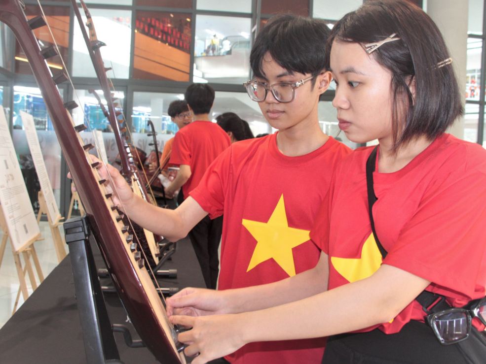 Sinh viên nối dài câu chuyện hòa bình - Ảnh 2. sinh viên - Ảnh 3.