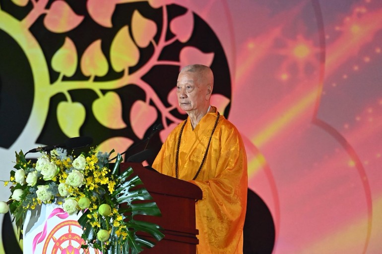 'Đưa tâm từ bi vào chính sách, mang trí tuệ vào định hướng phát triển' - Ảnh 3. Vesak - Ảnh 3.