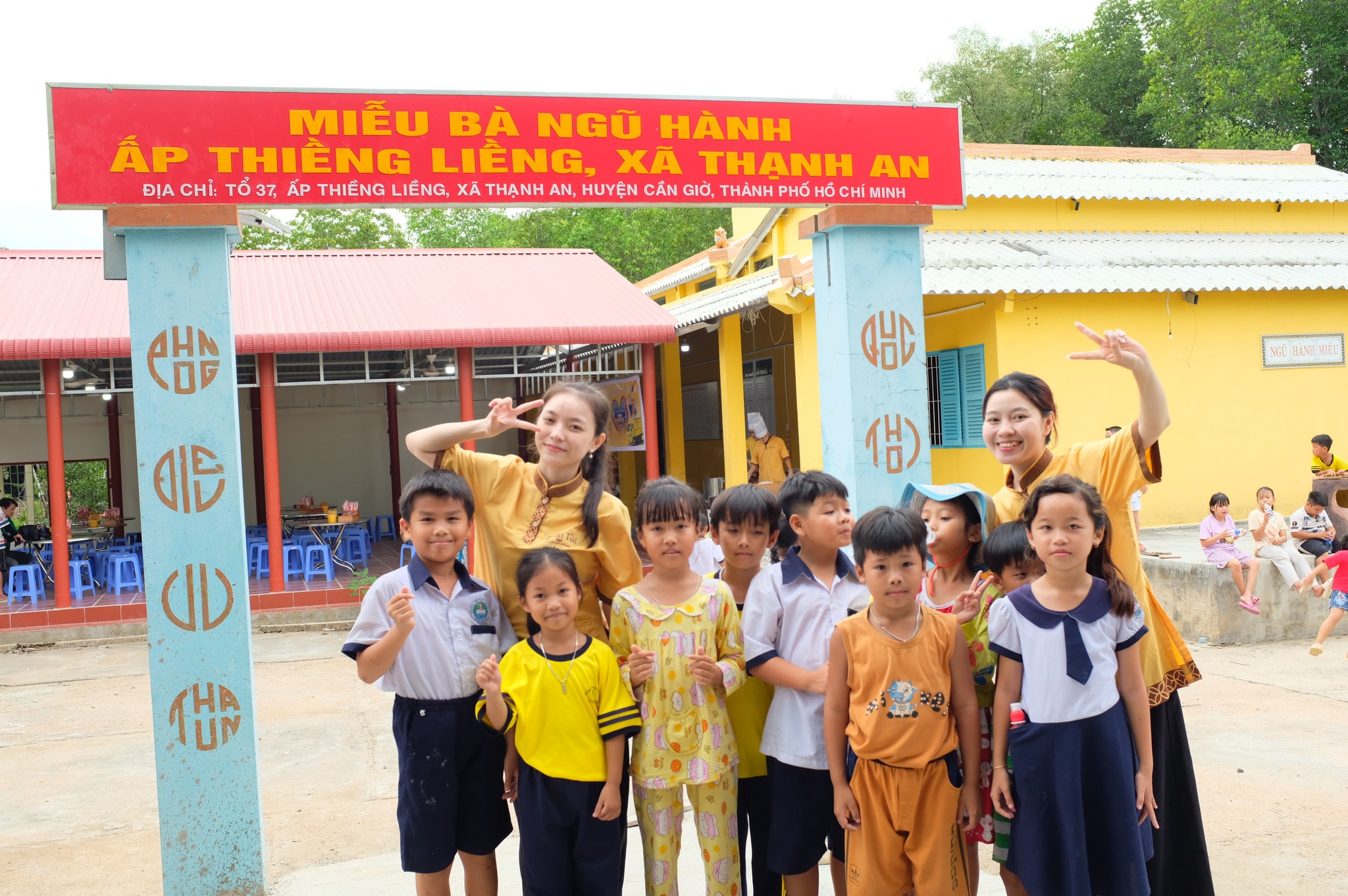 Tết thiếu nhi đặc biệt trên đảo Thiềng Liềng với 170 tô phở từ trung tâm Q . 1 - Ảnh 7. Tết thiếu nhi đặc biệt trên đảo Thiềng Liềng với 170 tô phở từ trung tâm Q . 1 - Ảnh 7.