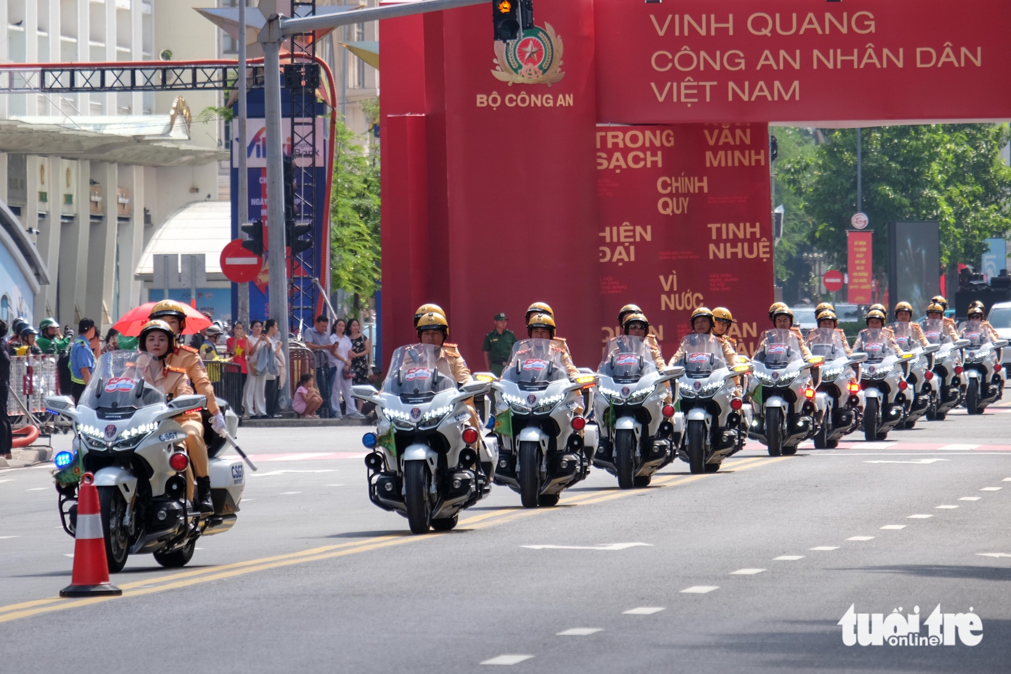 cảnh sát giao thông - Ảnh 7.